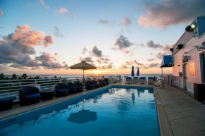 Rooftop-Pool Suite with King Bed in Ocean Dr C303
